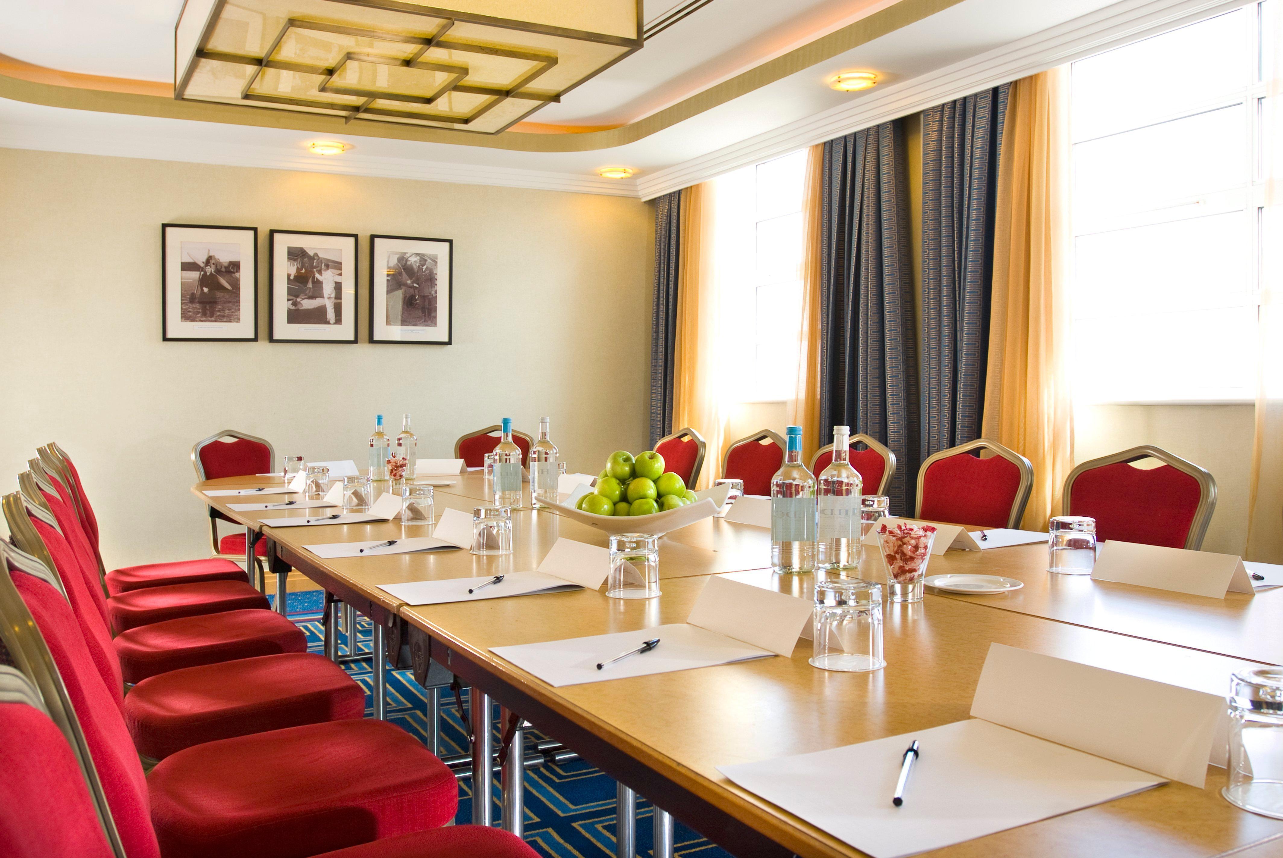 Crowne Plaza - John Lennon Airport By Ihg Hotel