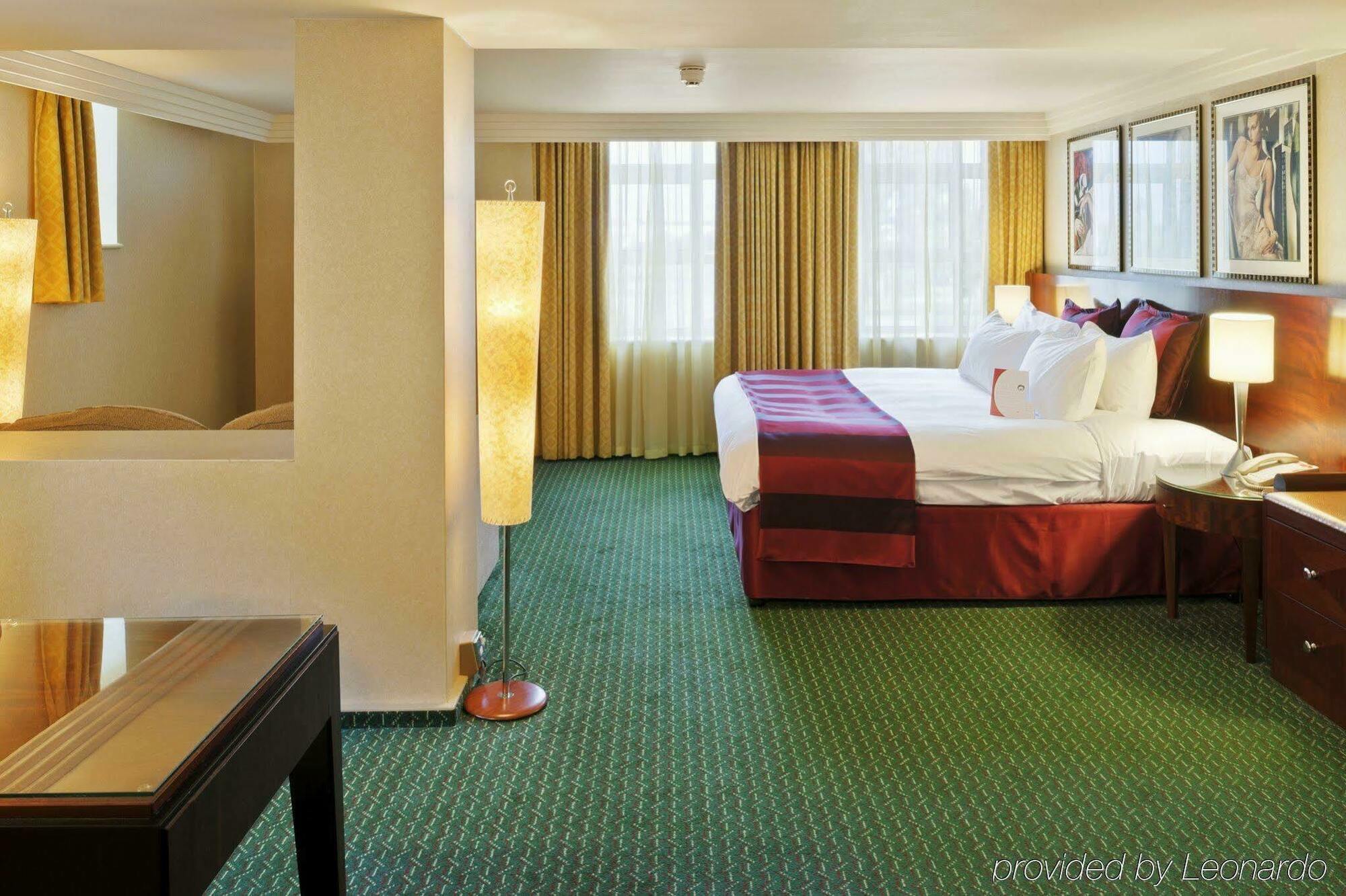 Crowne Plaza - John Lennon Airport By Ihg Hotel 4*