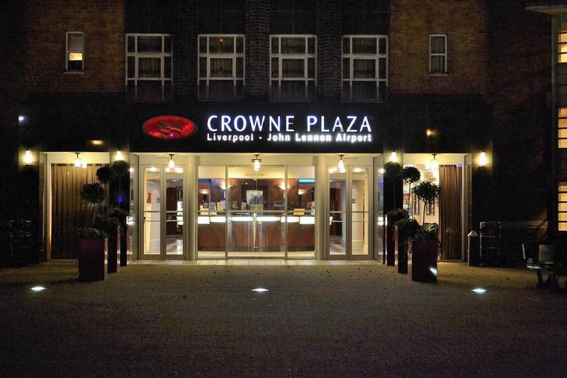 Hotel Crowne Plaza - John Lennon Airport By Ihg
